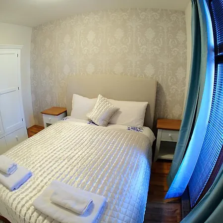 Mountain View 3* בנסקו