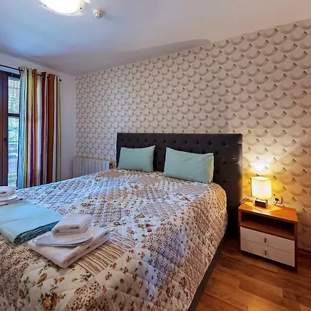 Mountain View 3* בנסקו